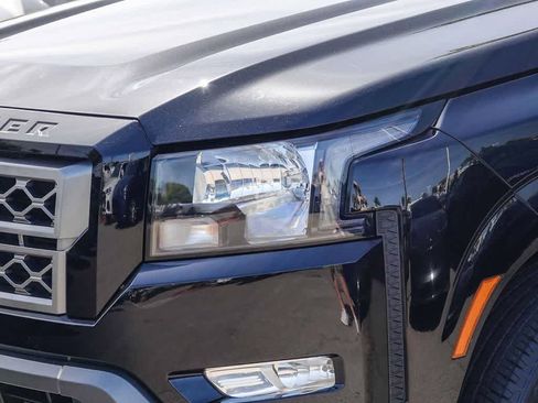 Used 2023 Nissan Frontier SV w/ SV Convenience Package RWD image 8