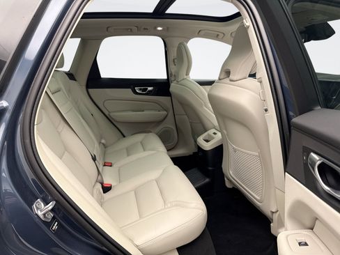 Used 2022 Volvo XC60 T8 Inscription AWD/4WD image 10