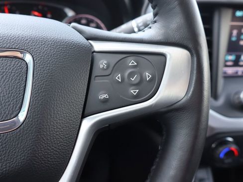 Used 2017 GMC Acadia SLT FWD image 8