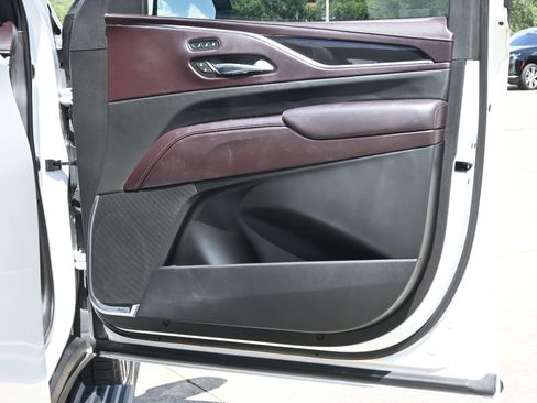 Used 2021 Cadillac Escalade ESV Sport Platinum RWD image 27