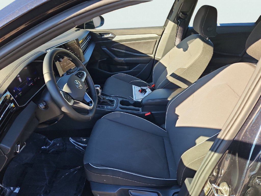 Certified 2025 Volkswagen Jetta Sport FWD image 27
