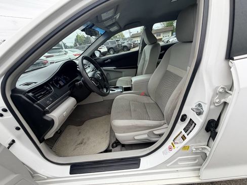 Used 2012 Toyota Camry LE FWD image 28