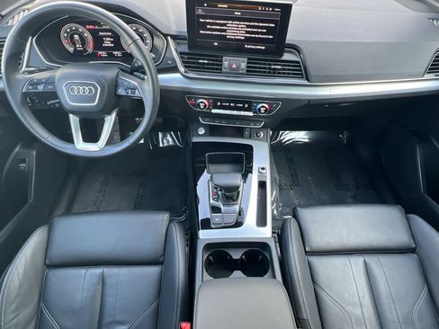 Used 2025 Audi Q5 2.0T Premium image 3