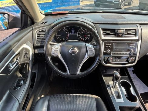 Used 2018 Nissan Altima 2.5 SV FWD image 18