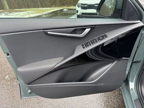 New 2026 Kia Niro EX image 10