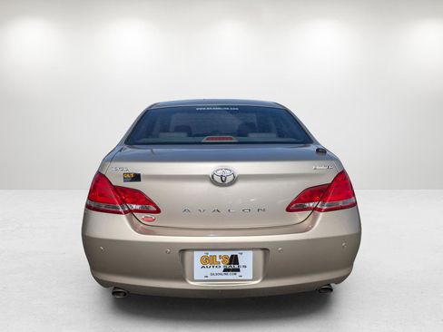 Used 2005 Toyota Avalon Limited image 6
