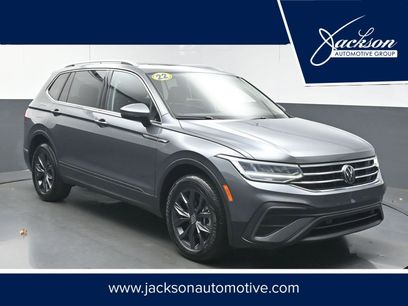 Used 2022 Volkswagen Tiguan SE w/ Panoramic Sunroof Package