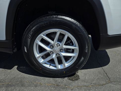 Certified 2023 Jeep Grand Cherokee L Laredo w/ Luxury Tech Group I RWD image 37