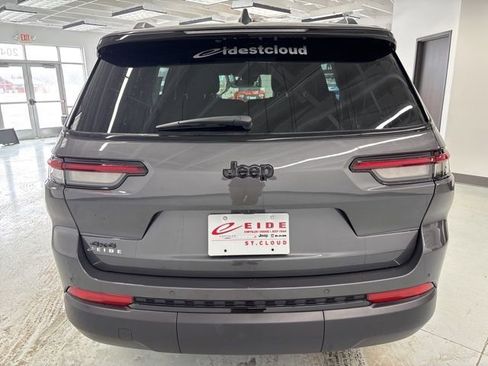 New 2025 Jeep Grand Cherokee L Altitude image 8