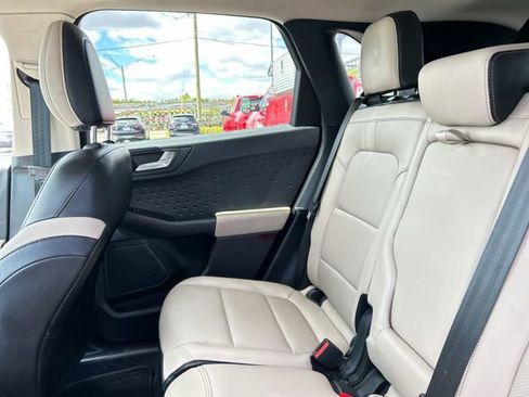 Used 2020 Ford Escape Titanium AWD/4WD image 18