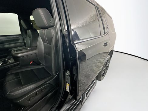 Used 2022 Chevrolet Tahoe RST w/ Sport Performance Package AWD/4WD image 12