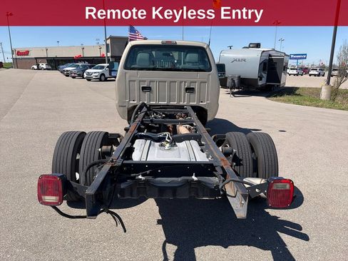 Used 2014 Ford F550 2WD Regular Cab Super Duty image 4