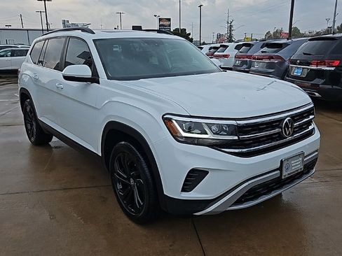 Used 2022 Volkswagen Atlas SE image 3
