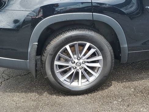 Used 2018 Toyota Highlander XLE w/ Protection Package #3 AWD/4WD image 5