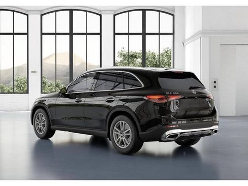 Used 2026 Mercedes-Benz GLC 300 4MATIC image 29
