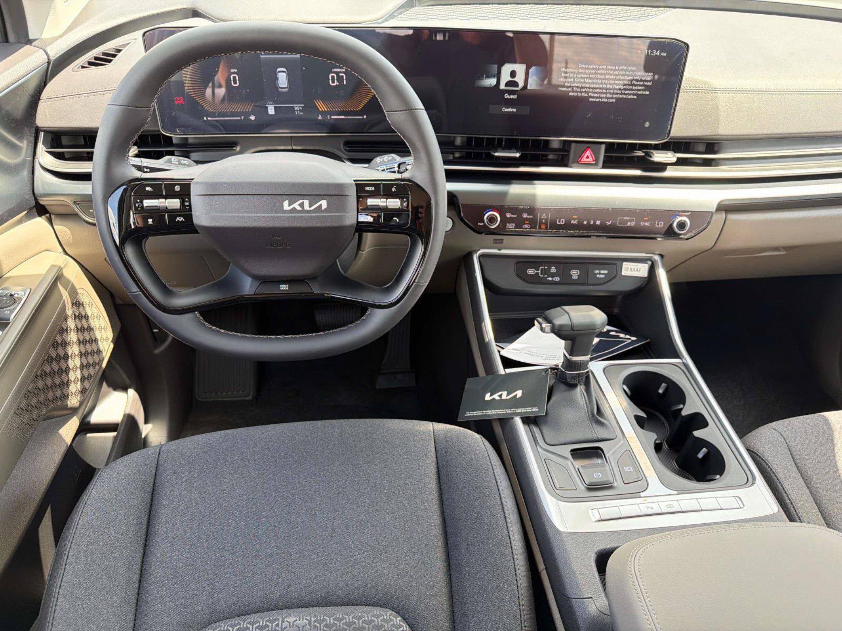 New 2027 Kia Carnival LX FWD image 9