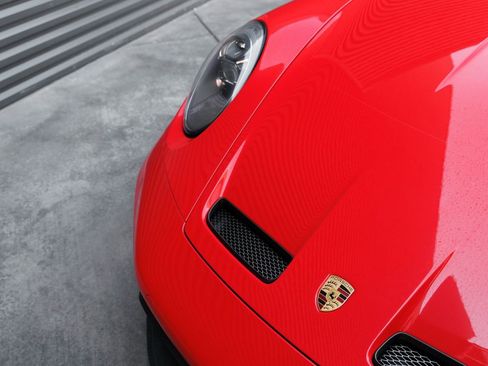 Certified 2024 Porsche 911 GT3 RWD image 33