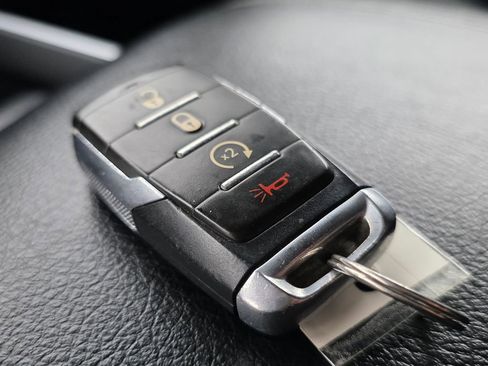 Used 2019 RAM 1500 Big Horn image 30