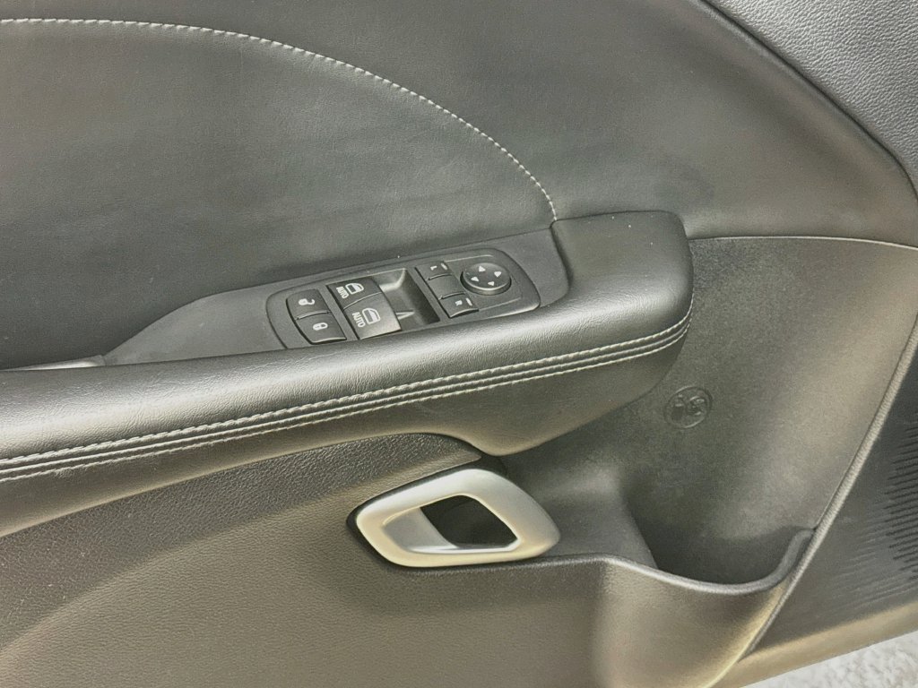 Used 2015 Dodge Challenger R/T Scat Pack w/ Leather Interior Group RWD image 22