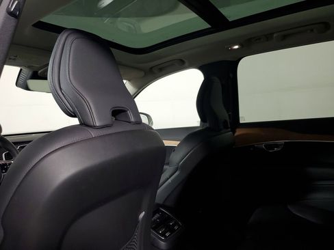 Certified 2023 Volvo XC90 B5 Plus w/ Protection Package Premier AWD/4WD image 16