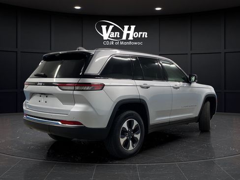 Used 2024 Jeep Grand Cherokee Limited 4xe w/ Luxury Tech Group II AWD/4WD image 7