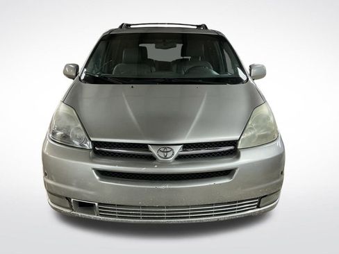 Used 2004 Toyota Sienna XLE Limited image 10