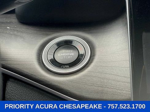 Used 2025 Jeep Grand Cherokee L Limited w/ Black Appearance Package AWD/4WD image 21