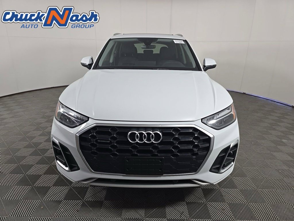 Used 2023 Audi Q5 2.0T Premium w/ Convenience Package AWD/4WD image 3