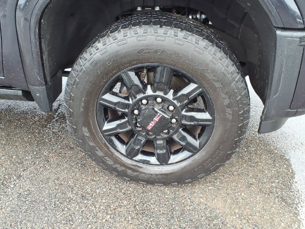 Used 2026 GMC Sierra 2500 AT4 w/ AT4 Premium Plus Package AWD/4WD image 9