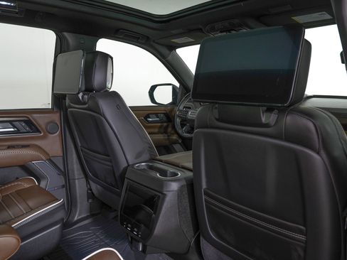 Used 2026 GMC Yukon XL Denali Ultimate w/ LPO, Floor Liner Package AWD/4WD image 11