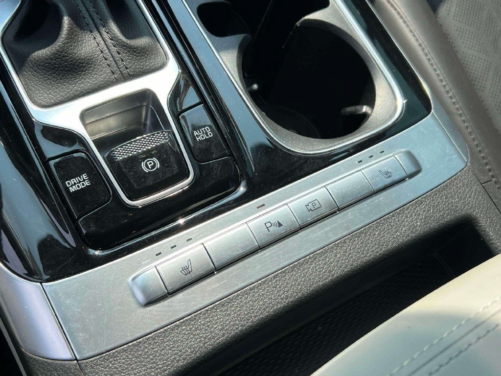 Certified 2023 Kia Carnival EX FWD image 30