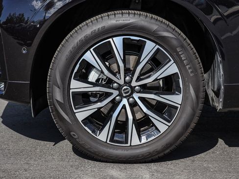 Used 2025 Volvo XC60 B5 Plus w/ Climate Package image 6