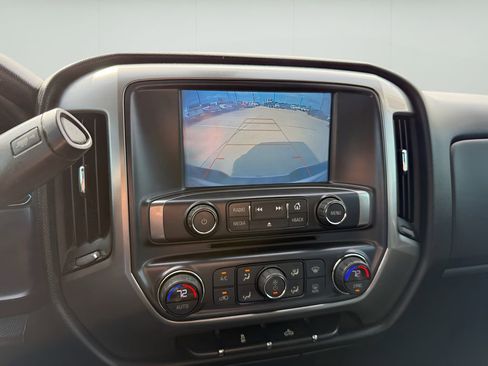 Used 2018 Chevrolet Silverado 1500 LT w/ LT Eassist Package image 15