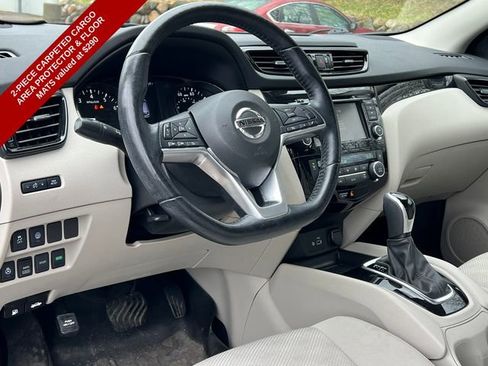 Used 2021 Nissan Rogue Sport SV image 3