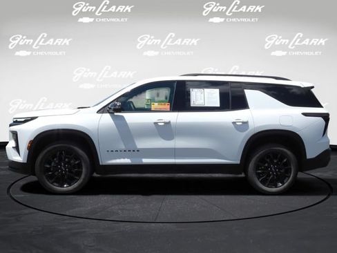 Used 2025 Chevrolet Traverse LT w/ Midnight/Sport Edition AWD/4WD image 24