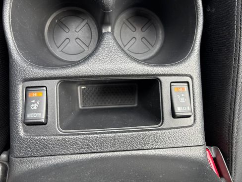 Used 2018 Nissan Rogue SV image 29