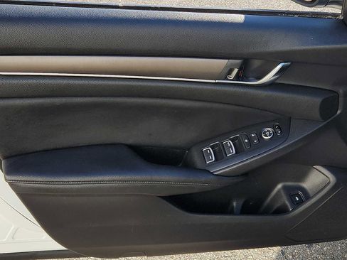 Used 2019 Honda Accord LX image 12