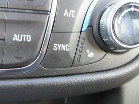 Used 2024 Chevrolet Equinox LT w/ LPO, Floor Liner Package image 31