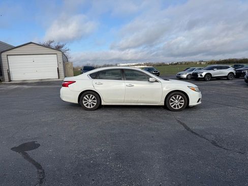 Used 2017 Nissan Altima 2.5 S w/ Power Driver Seat Package image 4