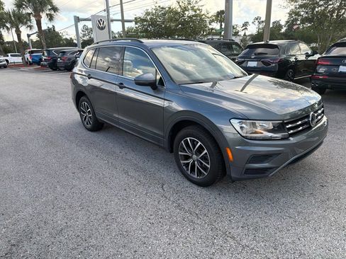Used 2019 Volkswagen Tiguan SE w/ Panoramic Sunroof Package FWD image 28