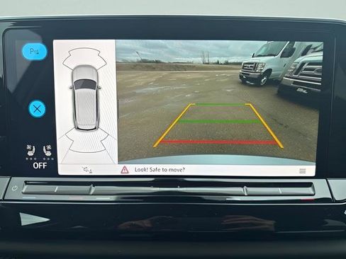 New 2025 Volkswagen Atlas SE image 13