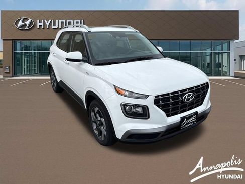 Certified 2026 Hyundai Venue SEL FWD image 7
