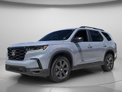 Certified 2025 Honda Pilot Sport image 8