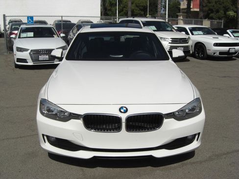 Used 2014 BMW 320i Sedan RWD image 2
