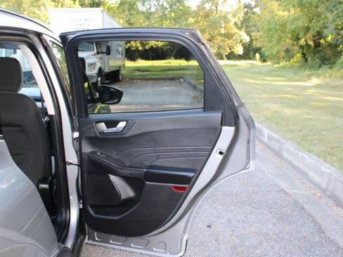 Used 2021 Ford Escape SE w/ Cold Weather Package image 29