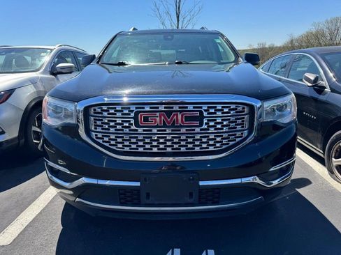 Used 2017 GMC Acadia Denali w/ Technology Package image 2