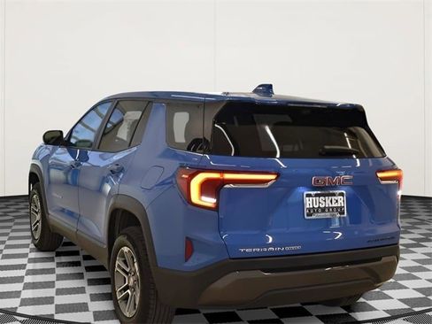 Used 2025 GMC Terrain Elevation w/ Technology Package II image 10