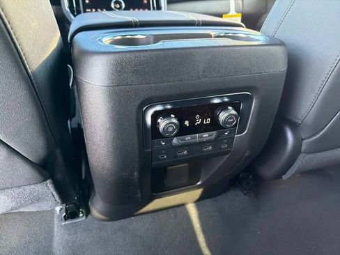 New 2026 GMC Yukon Elevation w/ Elevation Premium Package AWD/4WD image 16