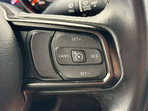 Used 2018 Jeep Wrangler Unlimited Sport S AWD/4WD image 19