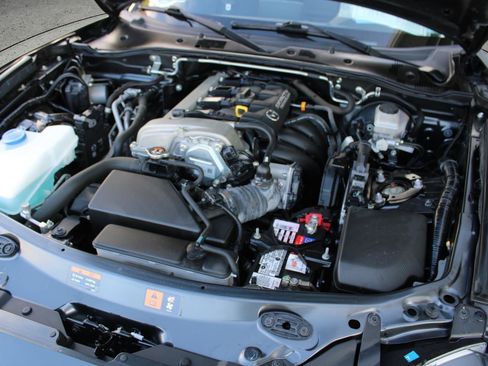 Used 2016 MAZDA MX-5 Miata Club image 38